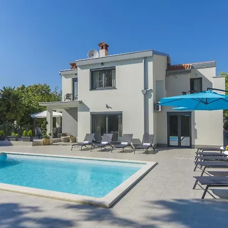 Mit Privatpool Fuer 9 Personen Ca 248 Qm In Porec, Istrien Istrische Riviera Holiday home *
