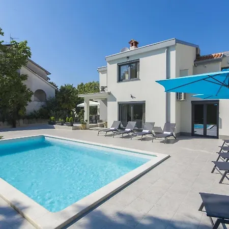 Mit Privatpool Fuer 9 Personen Ca 248 Qm In Porec, Istrien Istrische Riviera Holiday home *