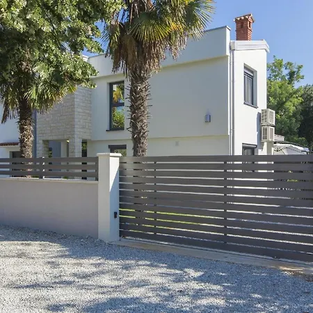 Mit Privatpool Fuer 9 Personen Ca 248 Qm In Porec, Istrien Istrische Riviera Holiday home *